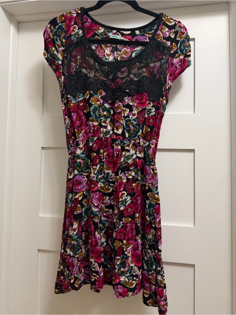 Kimchi Blue Floral Lace Short Dress size Medium